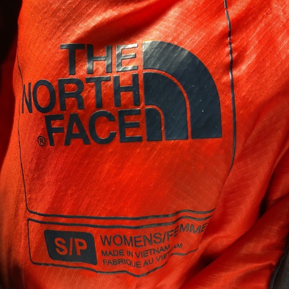 The North Face women’s size small navy zip up jacket - Picture 3 of 3